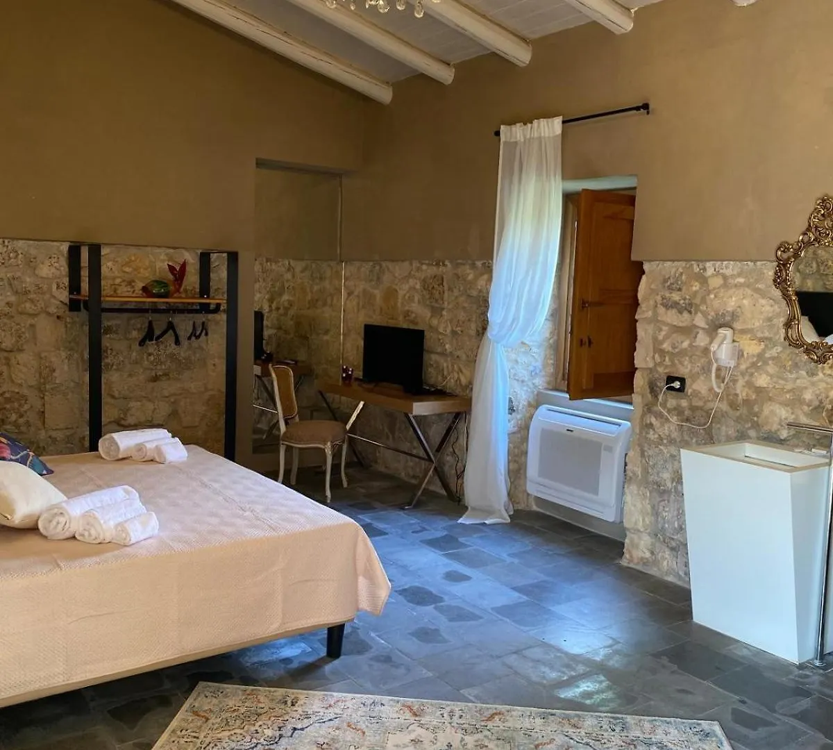 Il Carosello Dei Baroni Villa Noto Farm stay