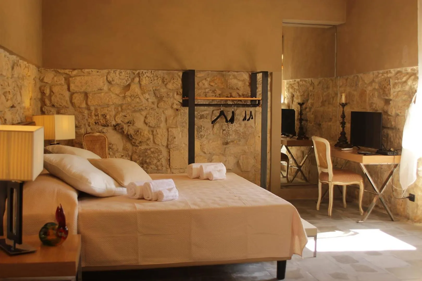 Il Carosello Dei Baroni Villa Noto Feriegård